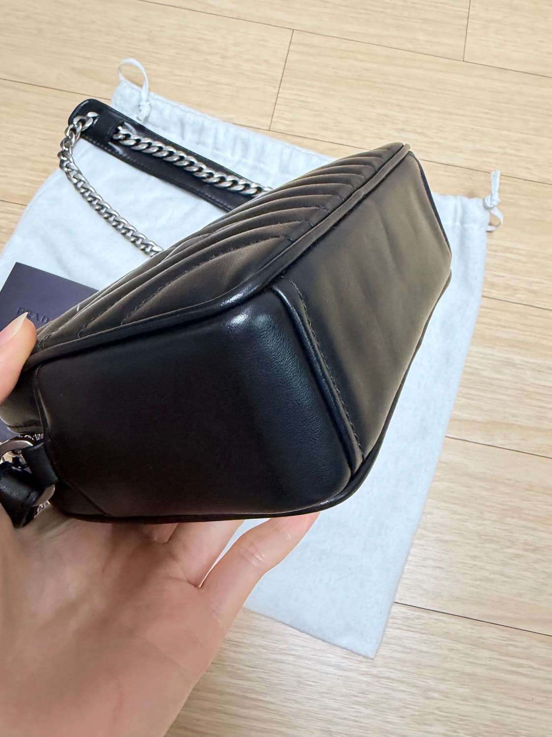 프라다 벤다이어그램 체인 카메라백 상품이미지5