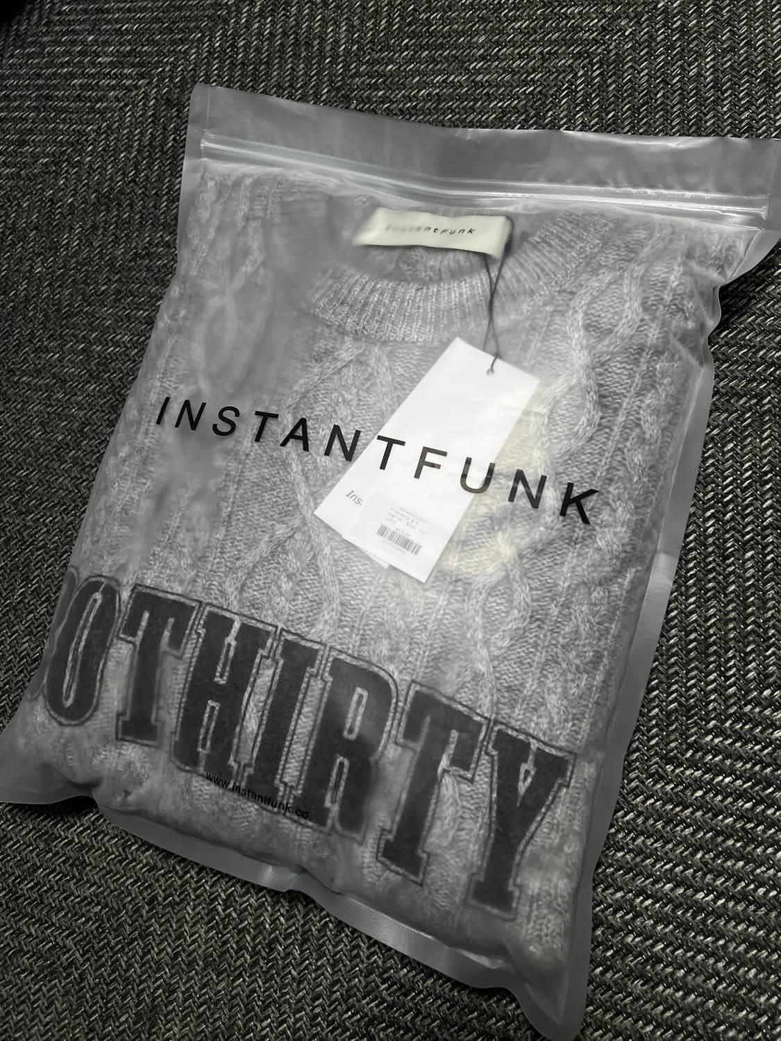 새상품/구할수없는/약30%저렴) 레터링케이블울니트 FREE/인스턴트펑크 상품이미지1