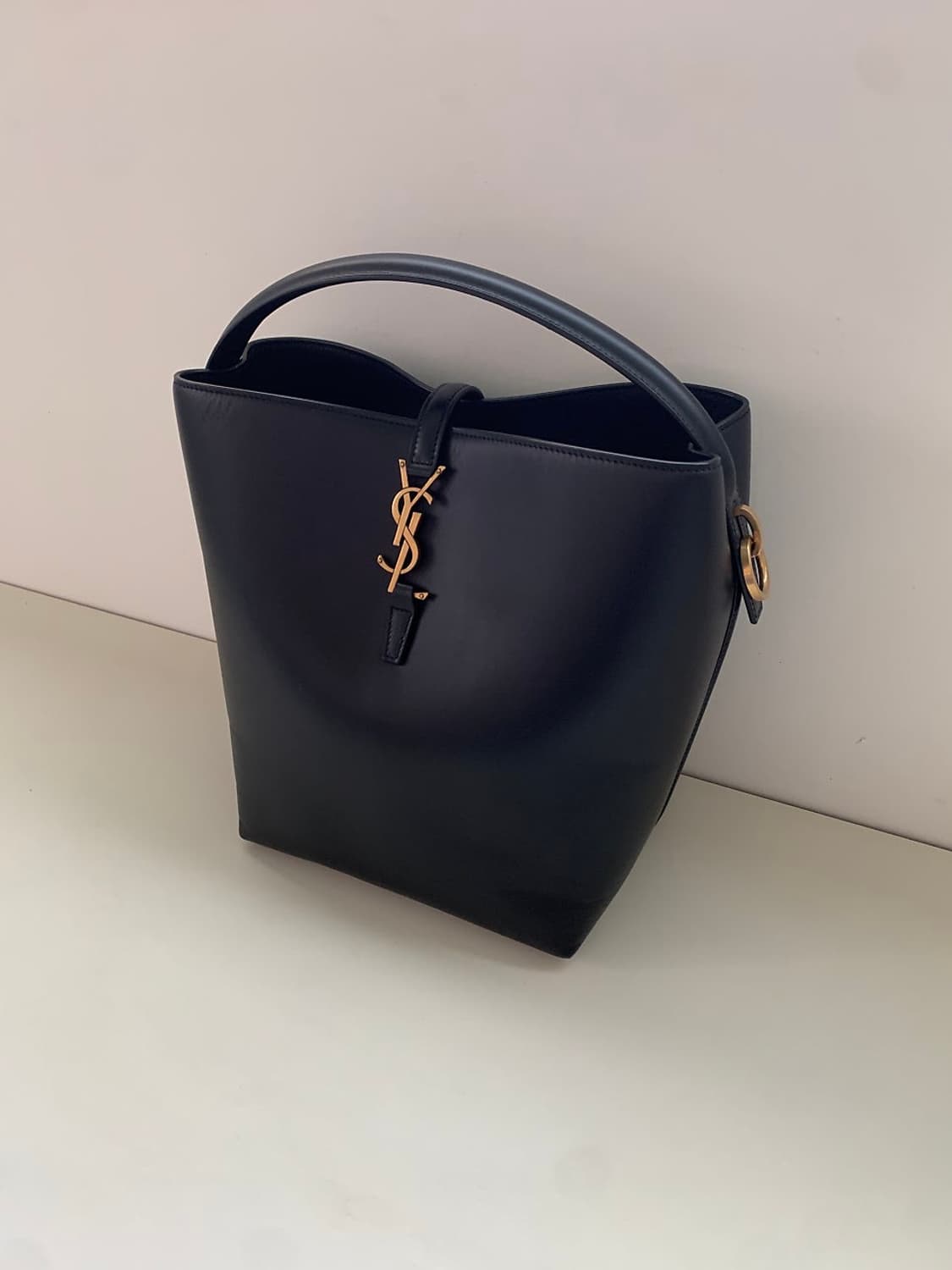 입생로랑 le37 버킷백 상품이미지2