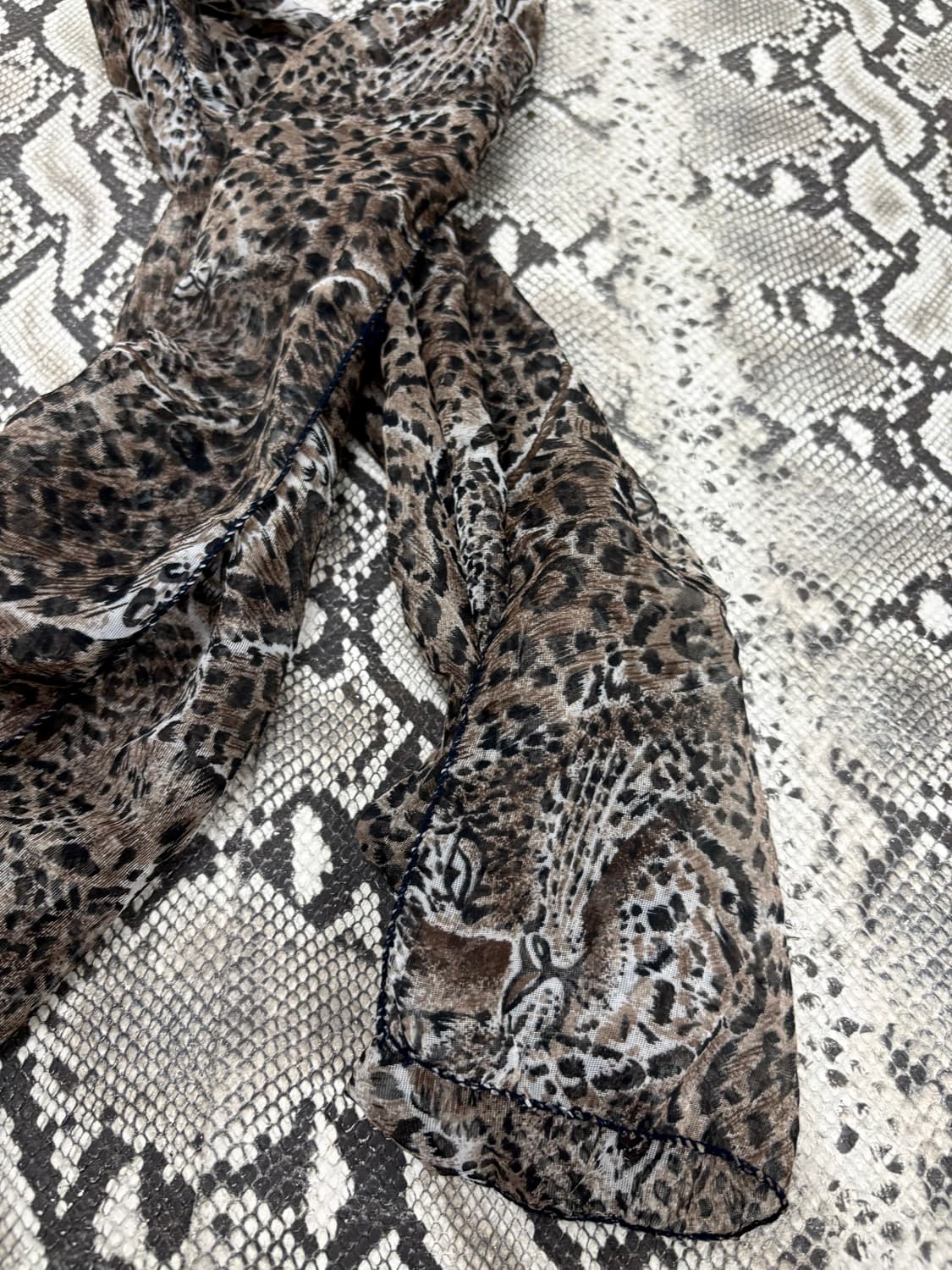 “Vintage” Leopard Scarf 상품이미지5