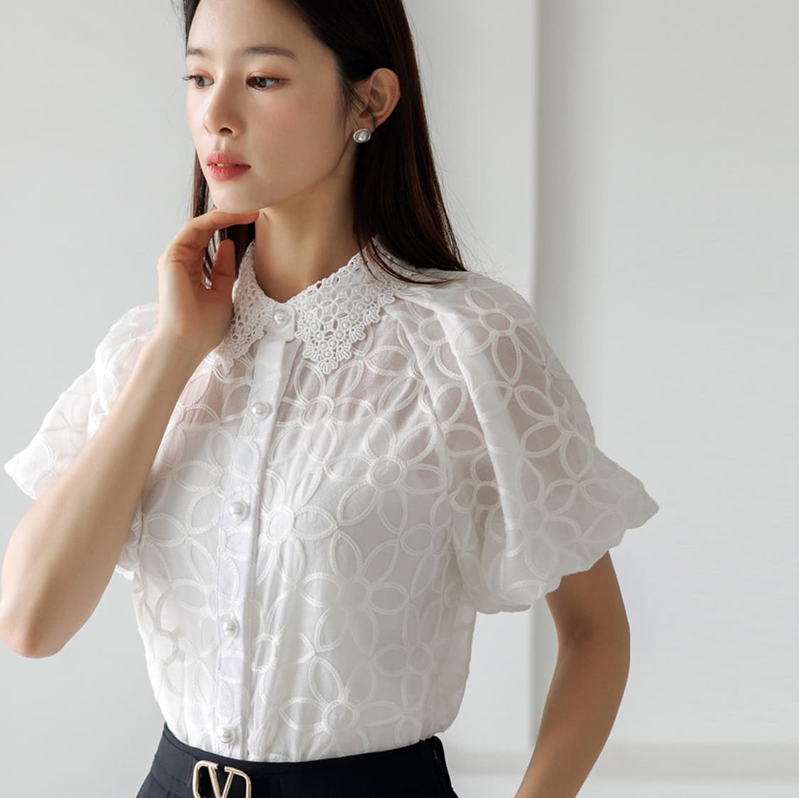 바이슈어(BY SURE) 시스루 플라워 블라우스 프리사이즈 상품이미지2