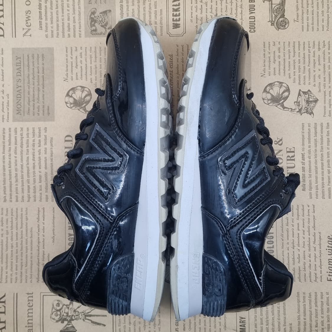 뉴발란스 574 유광 블랙 에나멜 운동화240 상품이미지5