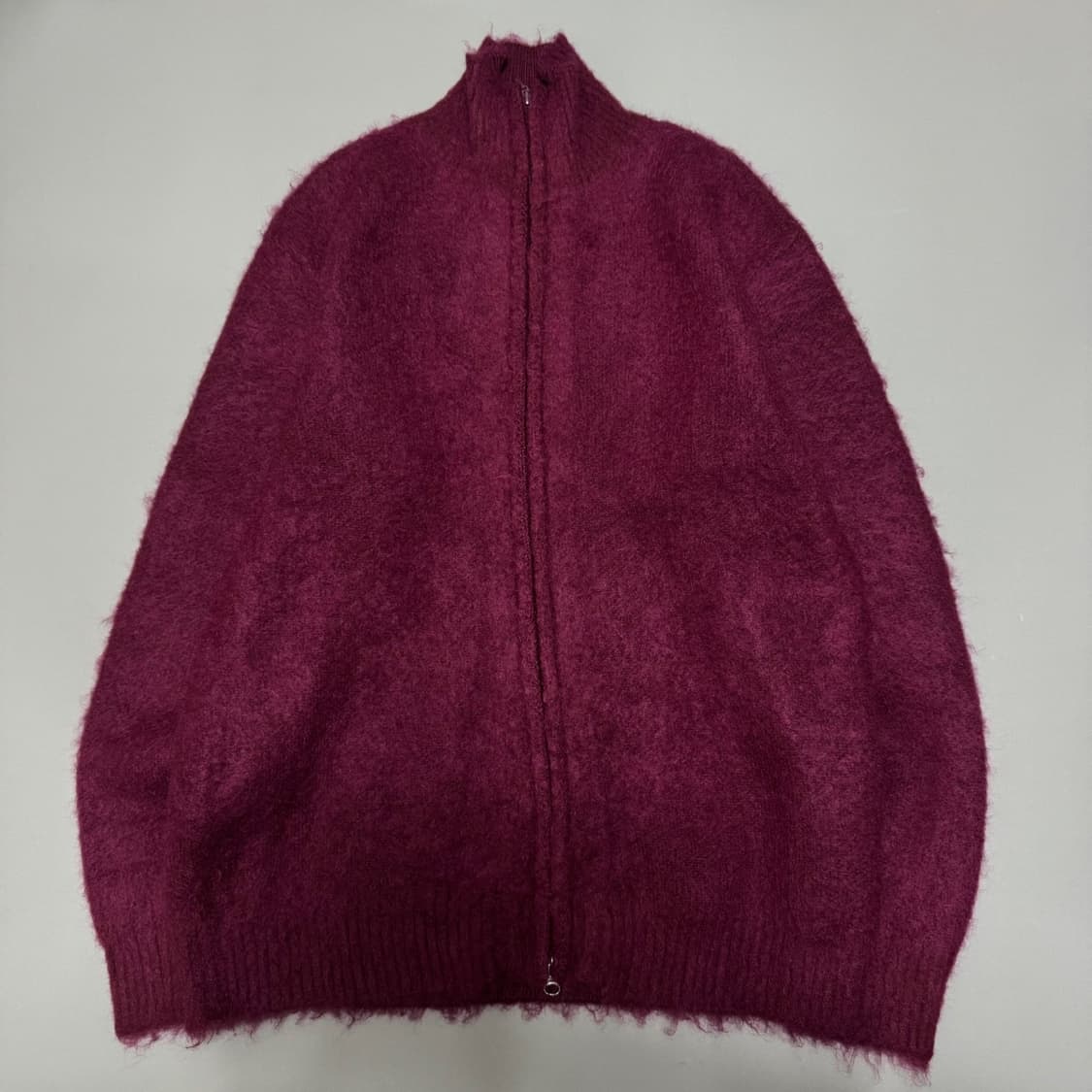 니들스(NEEDLES) 마젠타 퍼플컬러 모헤어 혼방 하이넥 니트 집업 상품이미지7