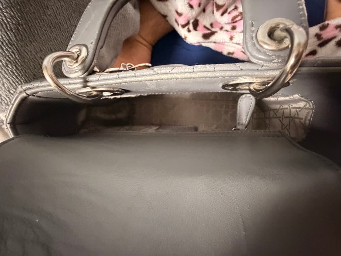 디올 레이디백 스몰 그레이 상품이미지6