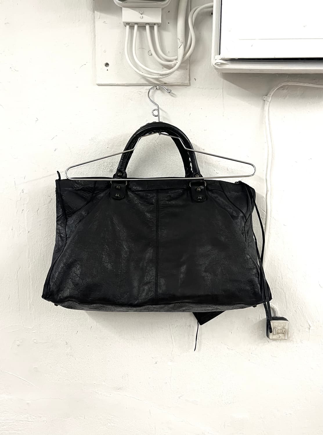 발렌시아가 클래식 워크 모터백 상품이미지10