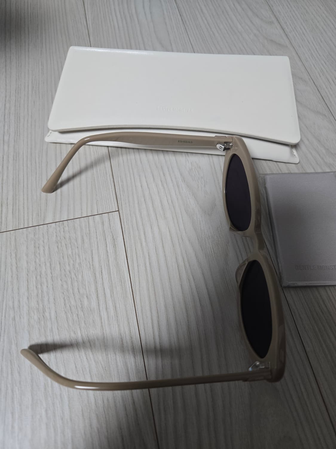 젠틀몬스터 몬드리 베이지 선글라스  상품이미지5