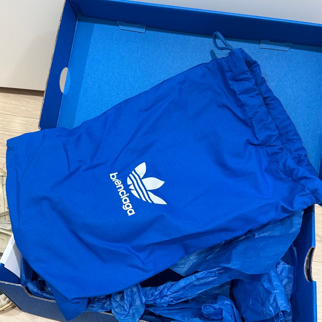 아디다스 발렌시아가 스탠스미스 원아웃 37 상품이미지6