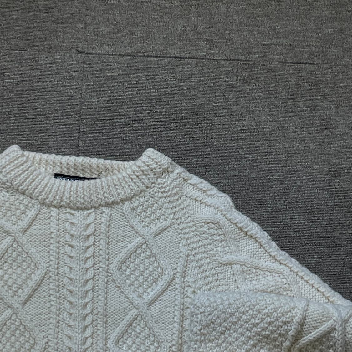 STANDUN 라운드넥 케이블 니트 상품이미지4