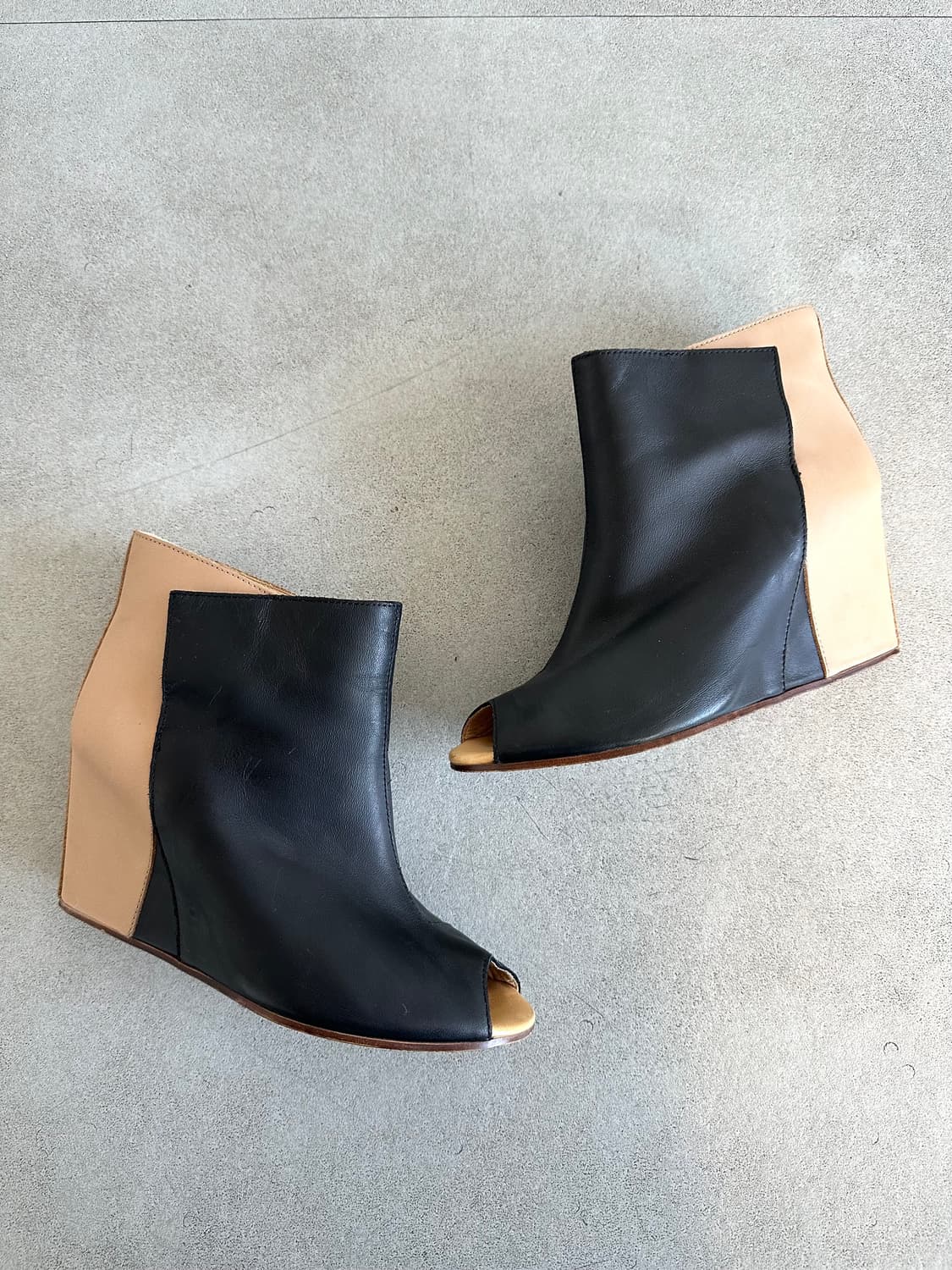 메종 마르지엘라 MM6 블랙 베이지 웨지 부츠 상품이미지3