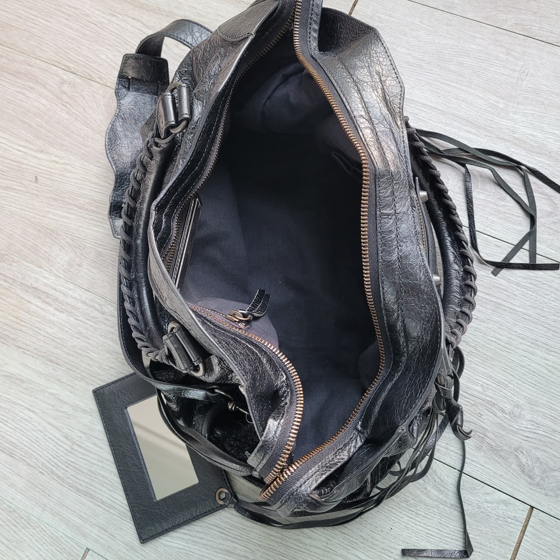 Balenciaga 발렌시아가  클래식 모터백 상품이미지2