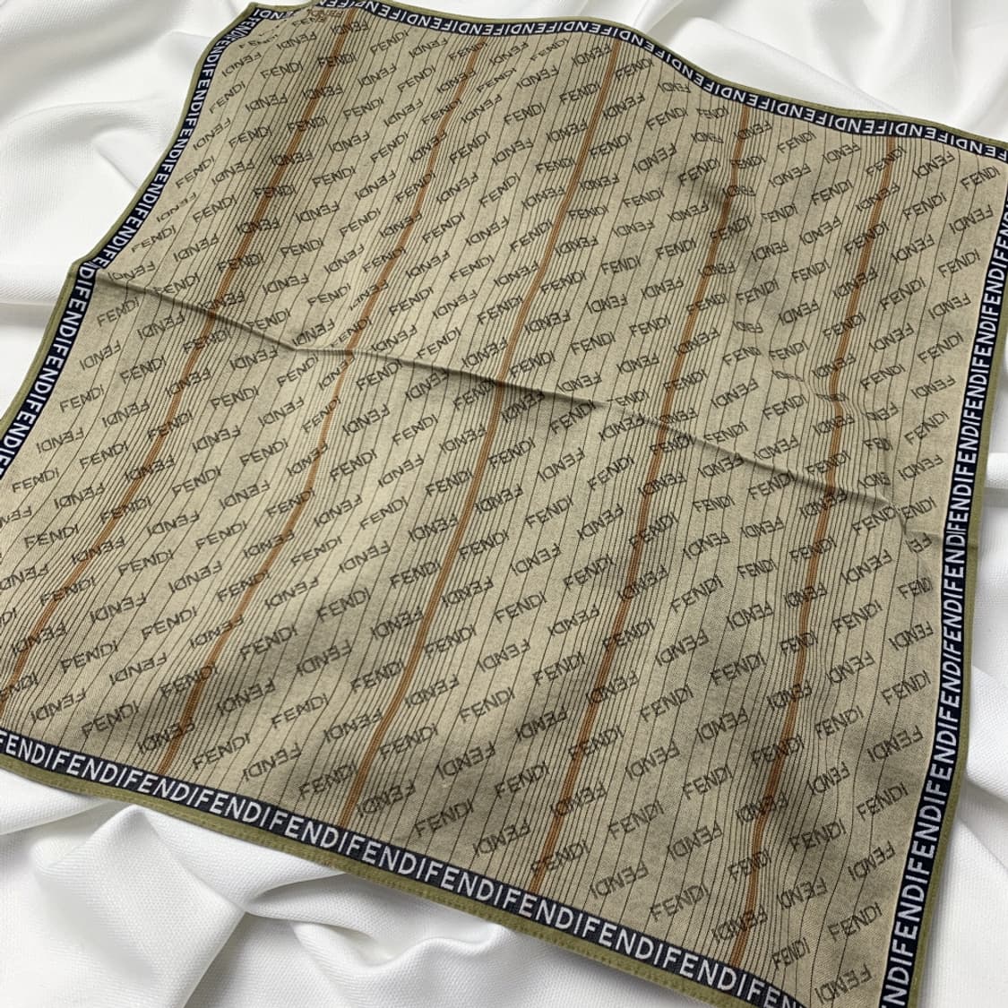 [정품] Fendi 펜디 로고 빈티지 쁘띠스카프 손수건 상품이미지1