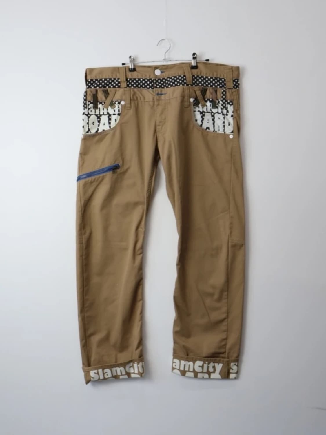 Dominate Graphic Patch Khaki Pants 상품이미지3