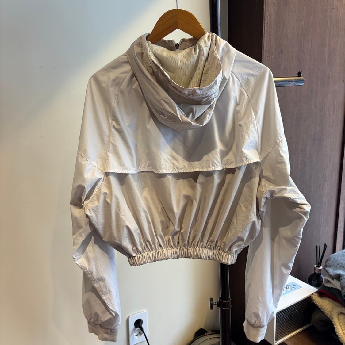 15237 - 나이키 크롭 바람막이 자켓 상품이미지4