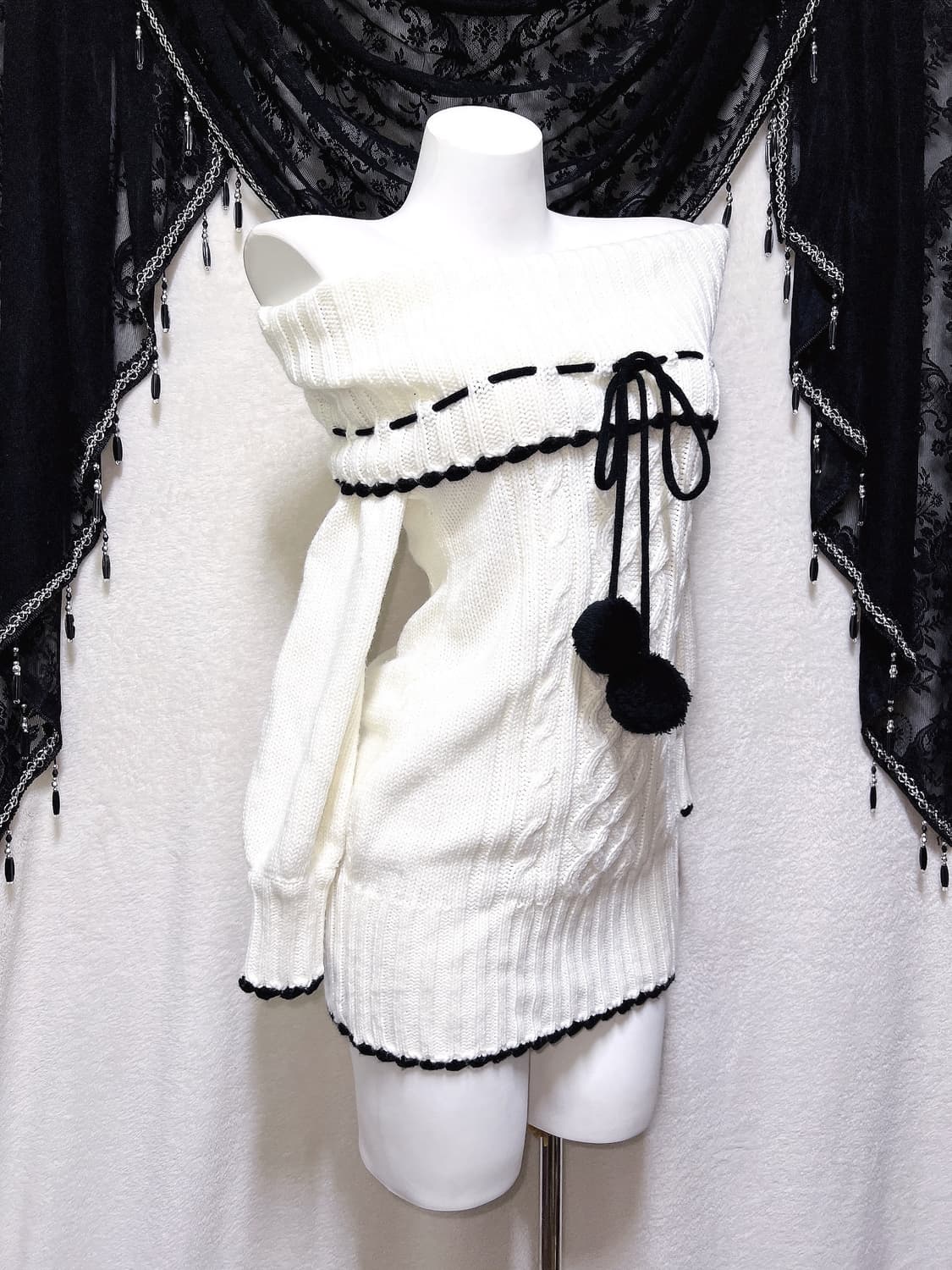 핑크믹스 로맨틱갸루 로걀 히메 화이트 니트 폼폼 오프숄더원피스 달천 핀터 상품이미지1