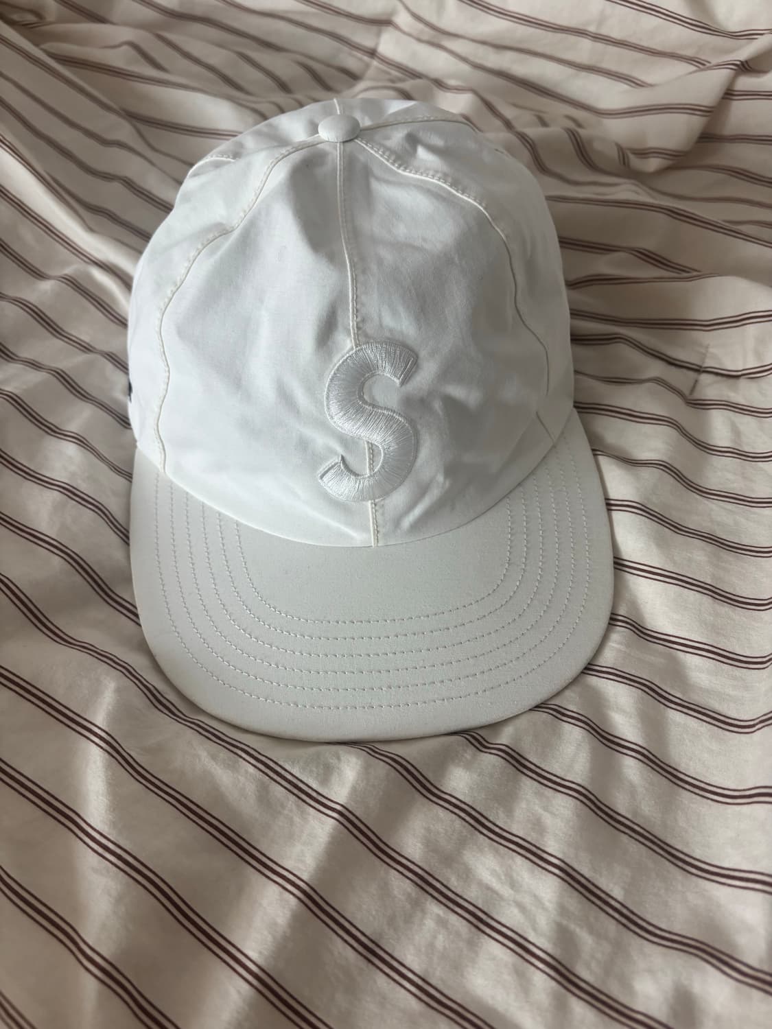 슈프림 고어텍스 화이트 캡 상품이미지2