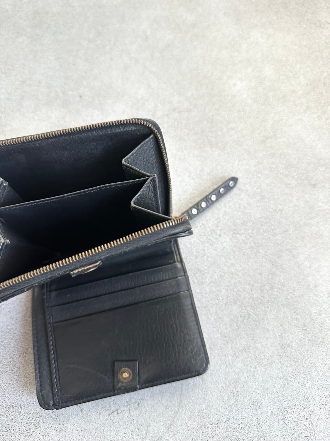 셀린느 트리옹프 레더 지갑 상품이미지9