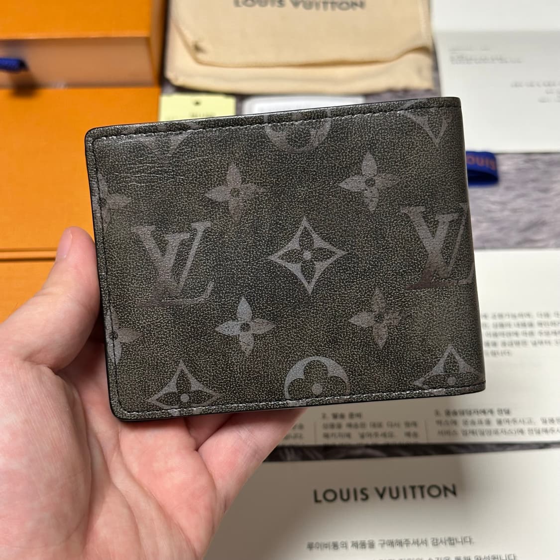 [풀구성] 루이비통 브러시드 모노그램 카우하이드 슬렌더 월릿 반지갑 상품이미지2