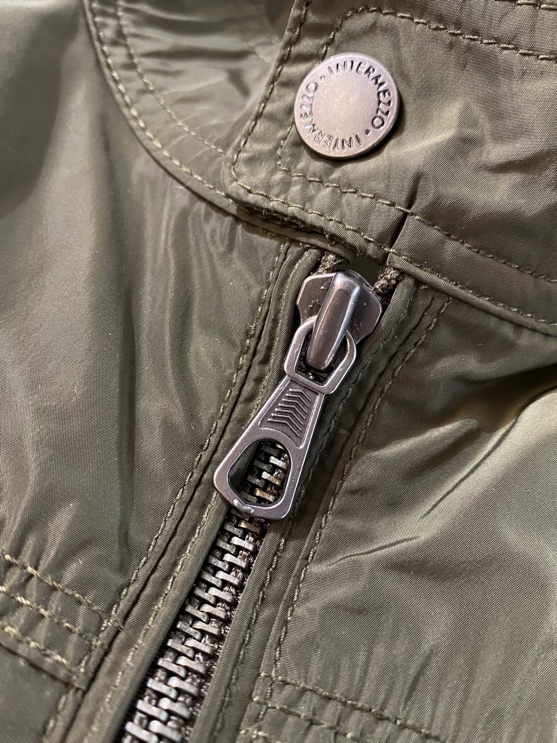 [105] INTERMEZZO 인터메조 카키 폴리쉘 집업 자켓 상품이미지4