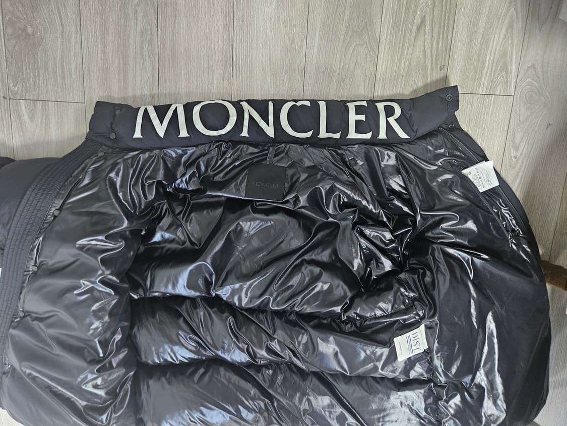 몽끌래어 팀시트 패딩 3사이즈 상품이미지1