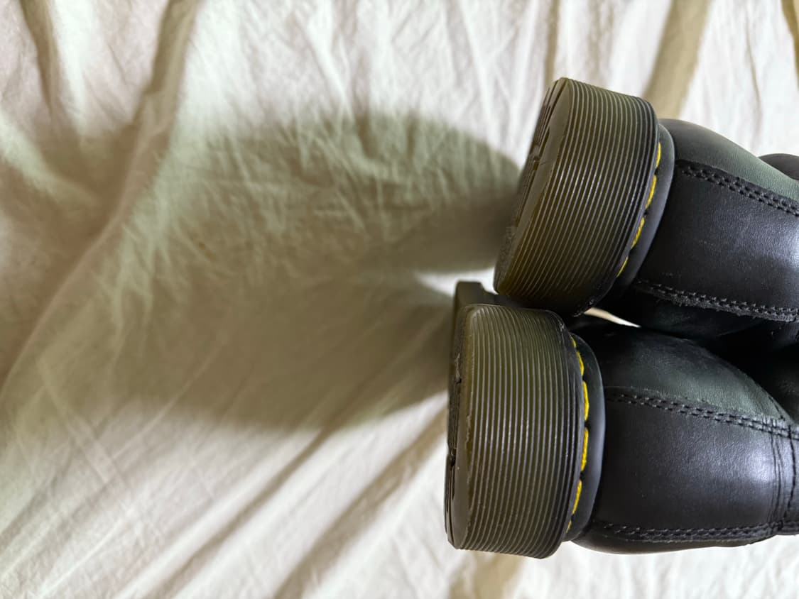 닥터마틴 1460 8홀 에이징 부츠 상품이미지4