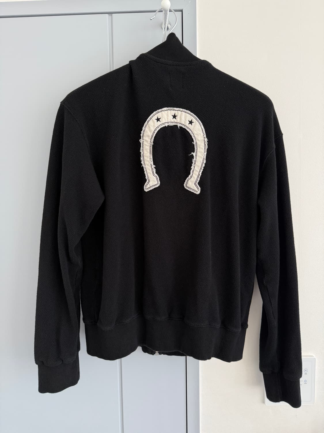 사일런트실러블 Horseshoe zip-up jacket / Black 상품이미지2