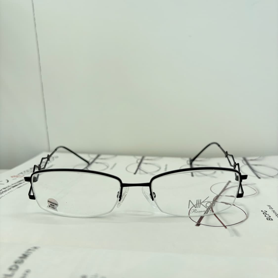 NIKOE 큐빅 블랙 반무테 상품이미지2