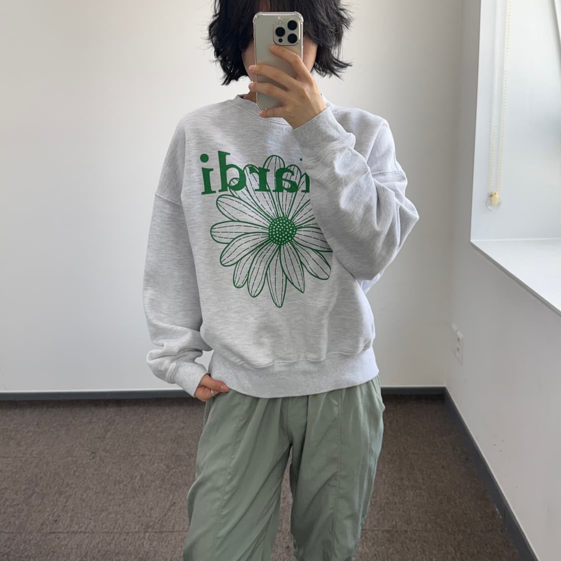 Mardi Mercredi 마르디메크르디 그린 로고 멜란지 맨투맨  상품이미지1