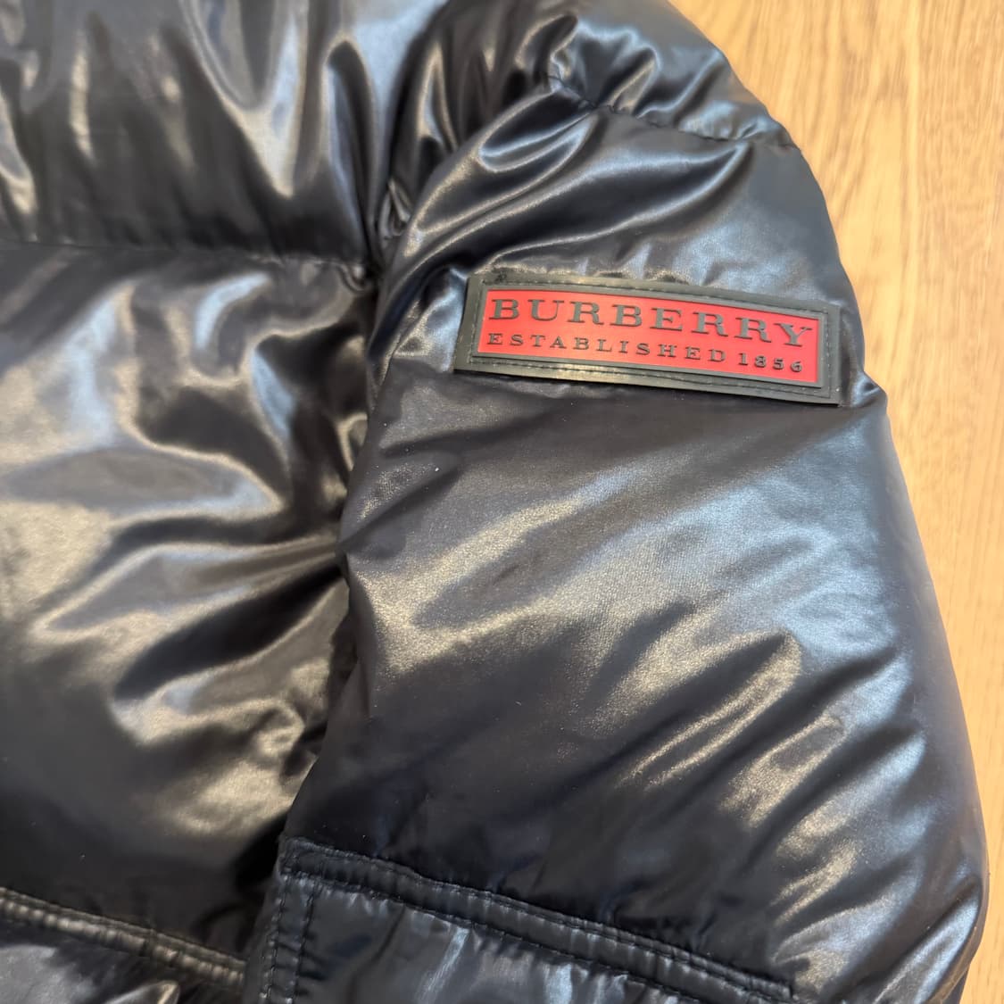 버버리 사이드로고 포켓 구스다운 패딩 상품이미지2