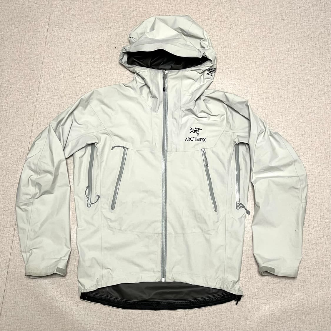 아크테릭스(Arcteryx) x 빔즈(Beams) 고어텍스 바람막이 상품이미지1