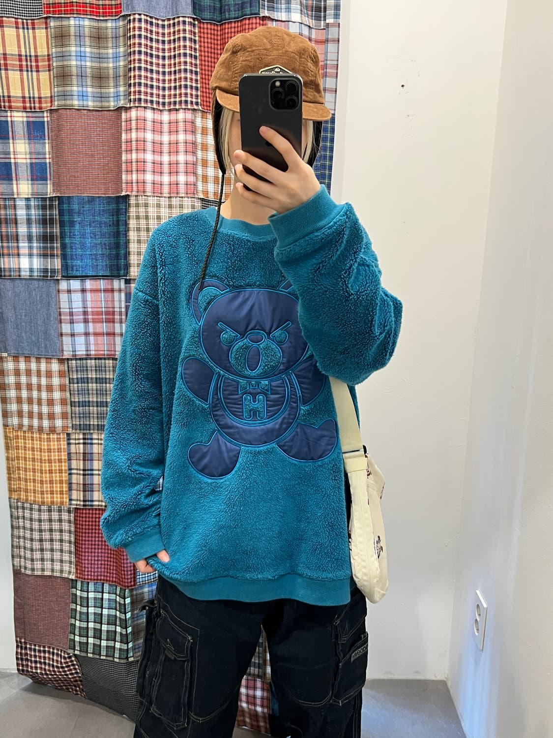 히스테릭 글래머 퍽베어 틸 컬러 퍼 맨투맨 상품이미지3