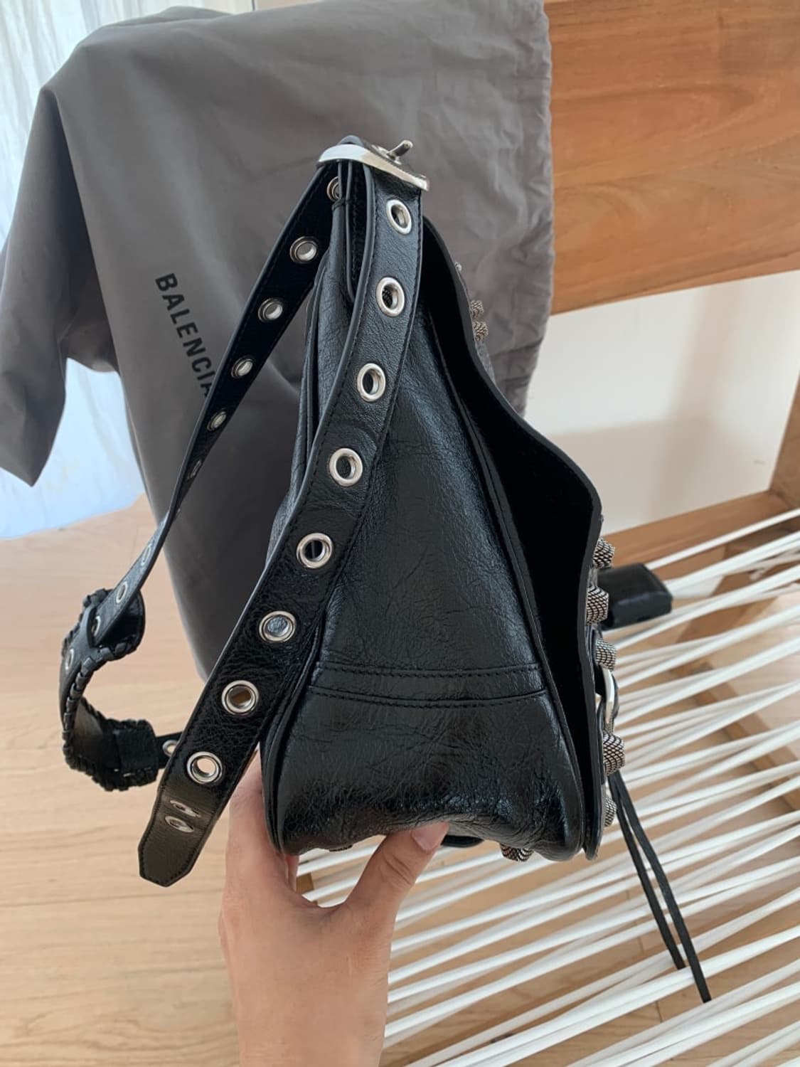 발렌시아가 르카골메신저백 상품이미지2