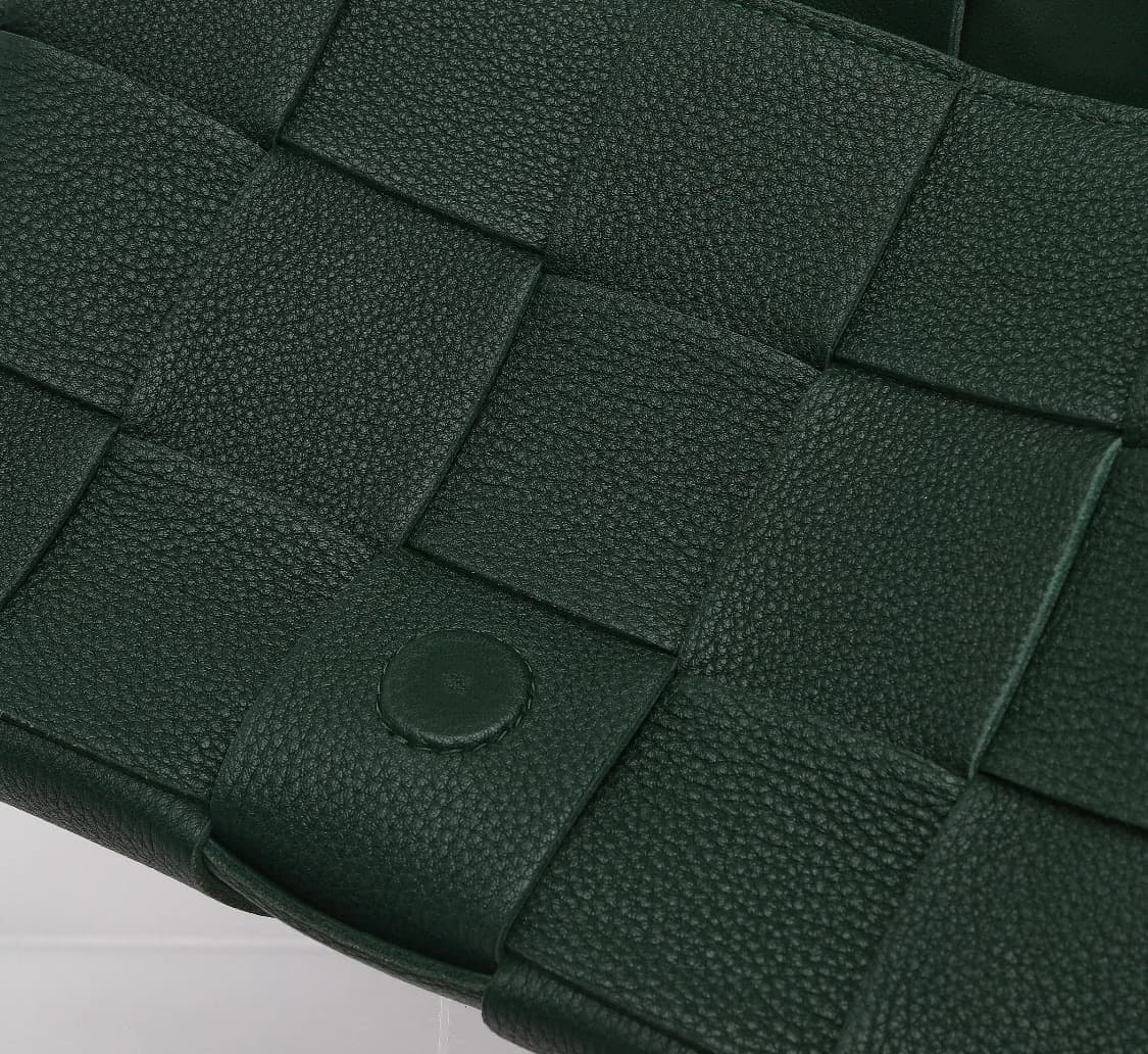 [S급] 보테가베네타 레인트리 카세트백 판매합니다!!! 상품이미지6