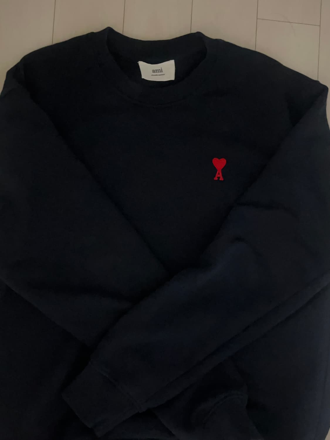 아미 스몰로고 맨투맨 네이비 상품이미지1