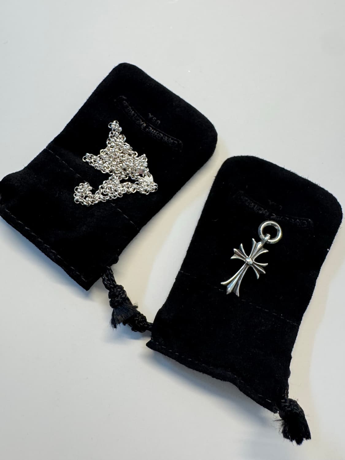 크롬하츠 타이니 크로스 목걸이 상품이미지1