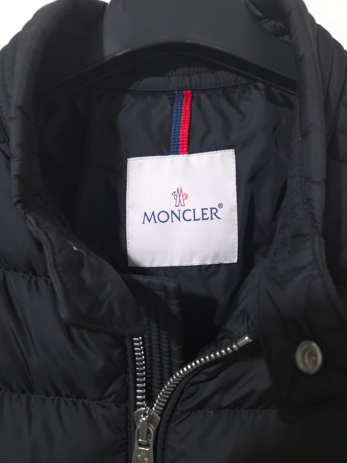 [새상품급] 몽클레어 아미오트 쇼트 다운 패딩 3Size 상품이미지2