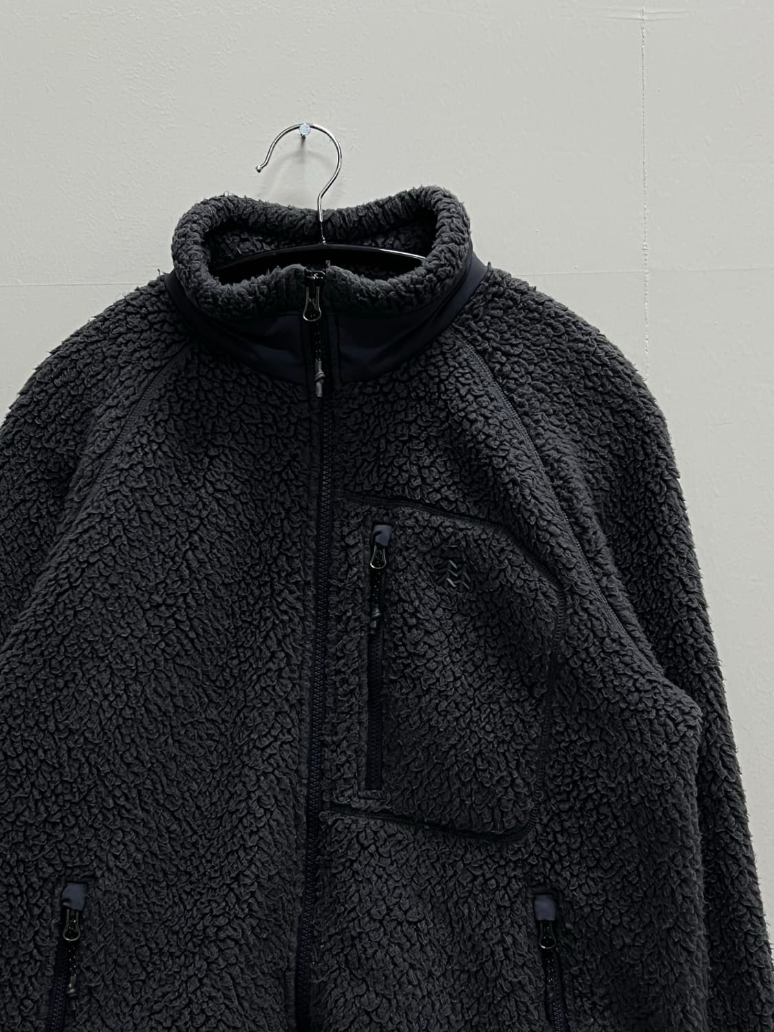 코오롱스포츠 폴라텍 셰르파 양털 뽀글이 집업 자켓 차콜 상품이미지3