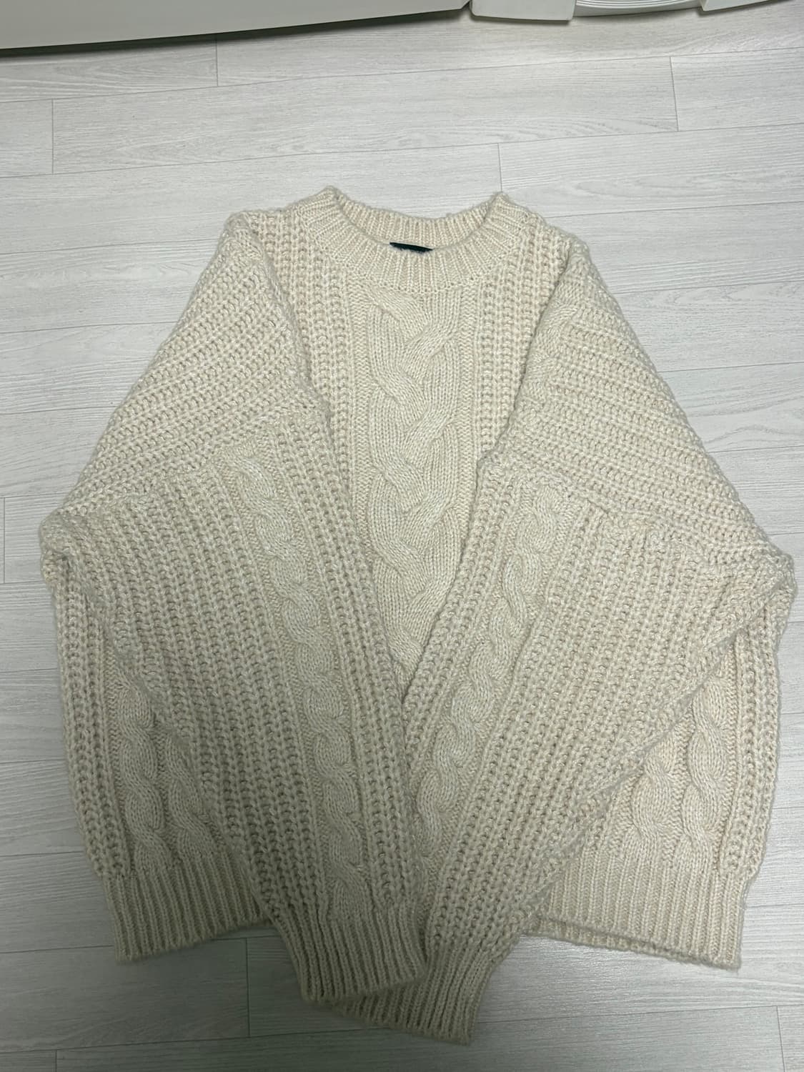 오버핏 꽈배기 니트 새상품 상품이미지3