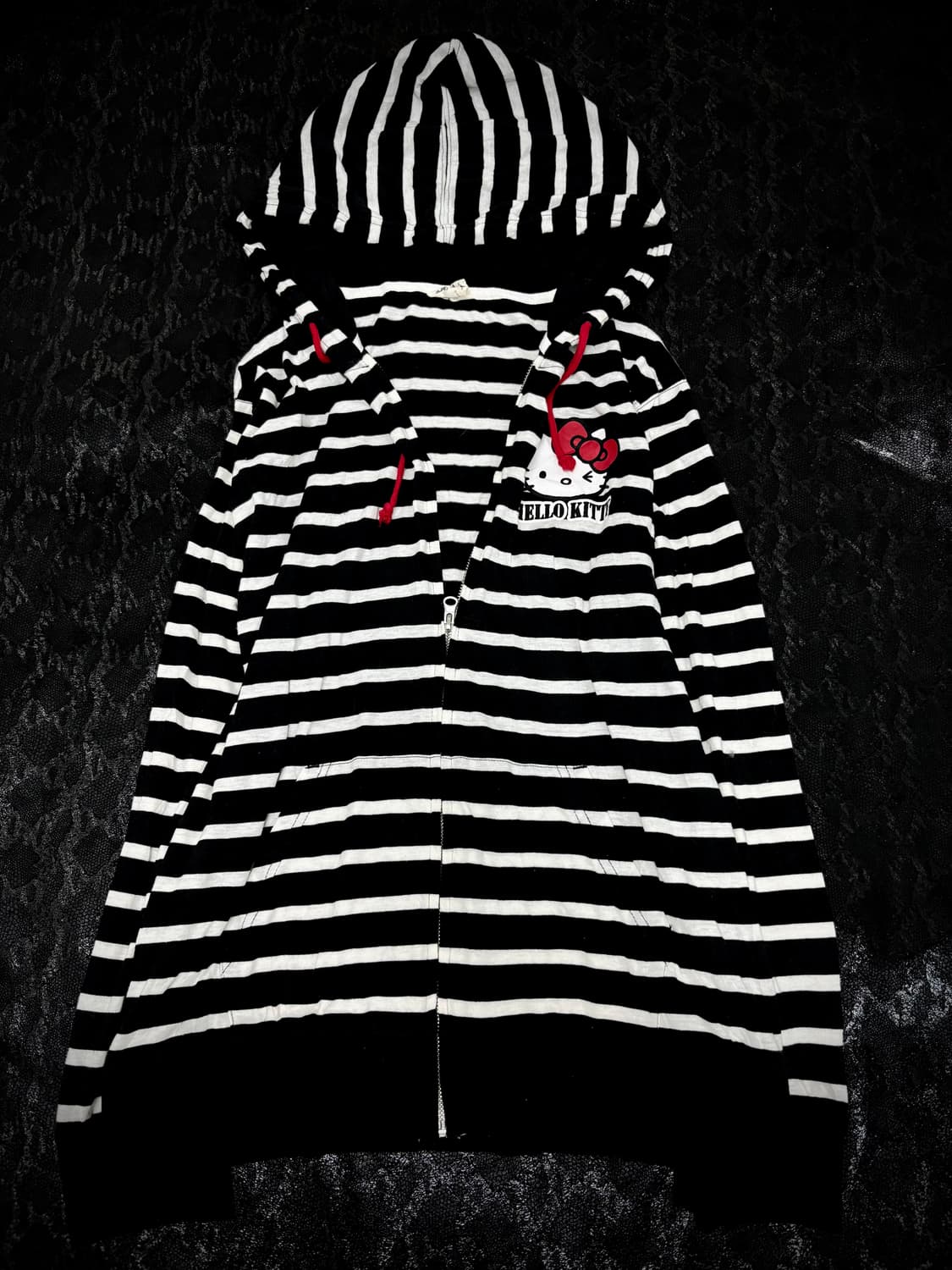 “HELLO KITTY” Stipe Hello kitty Print Ho 상품이미지1