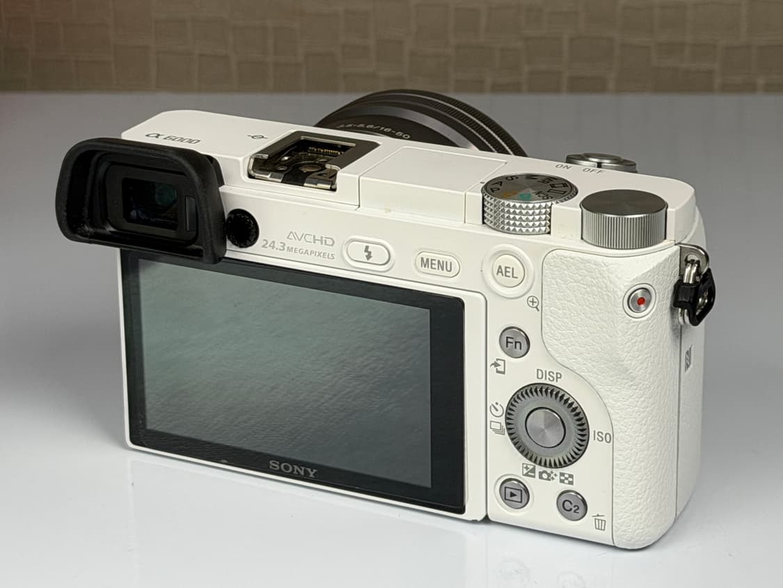 소니 A6000 화이트 미러리스 카메라 상품이미지6