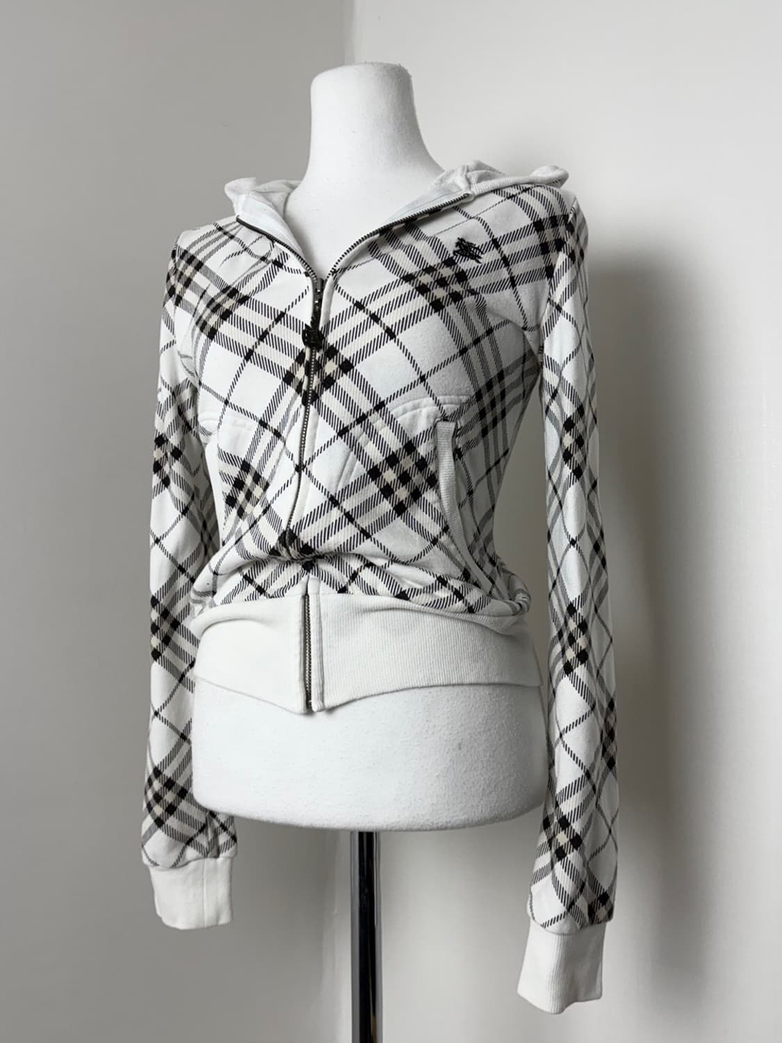 버버리 블루라벨 화이트 체크 후드집업 상품이미지1