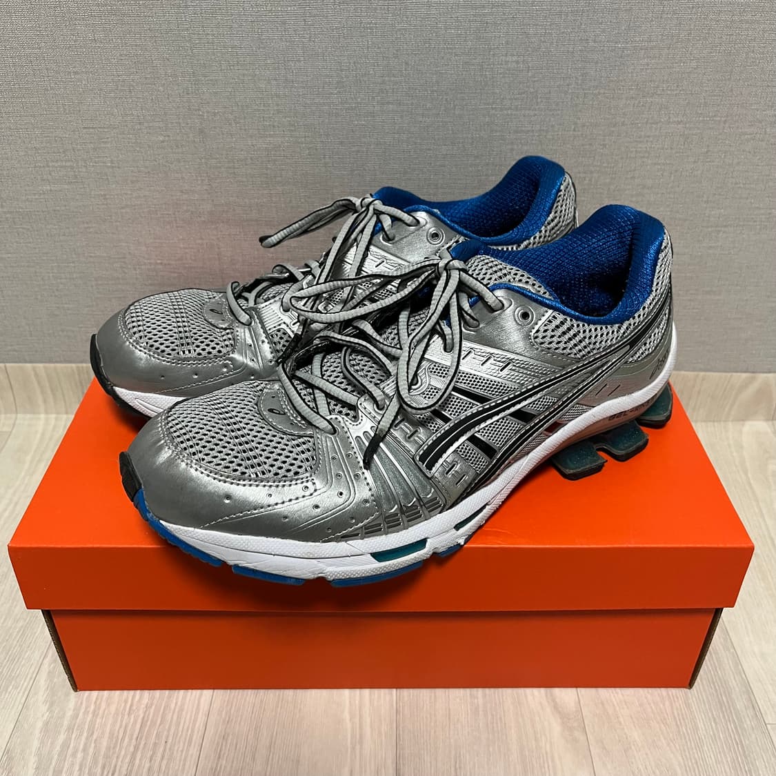 아식스 젤 킨세이 OG 275 실버 블루/ 키코 카야노 상품이미지1