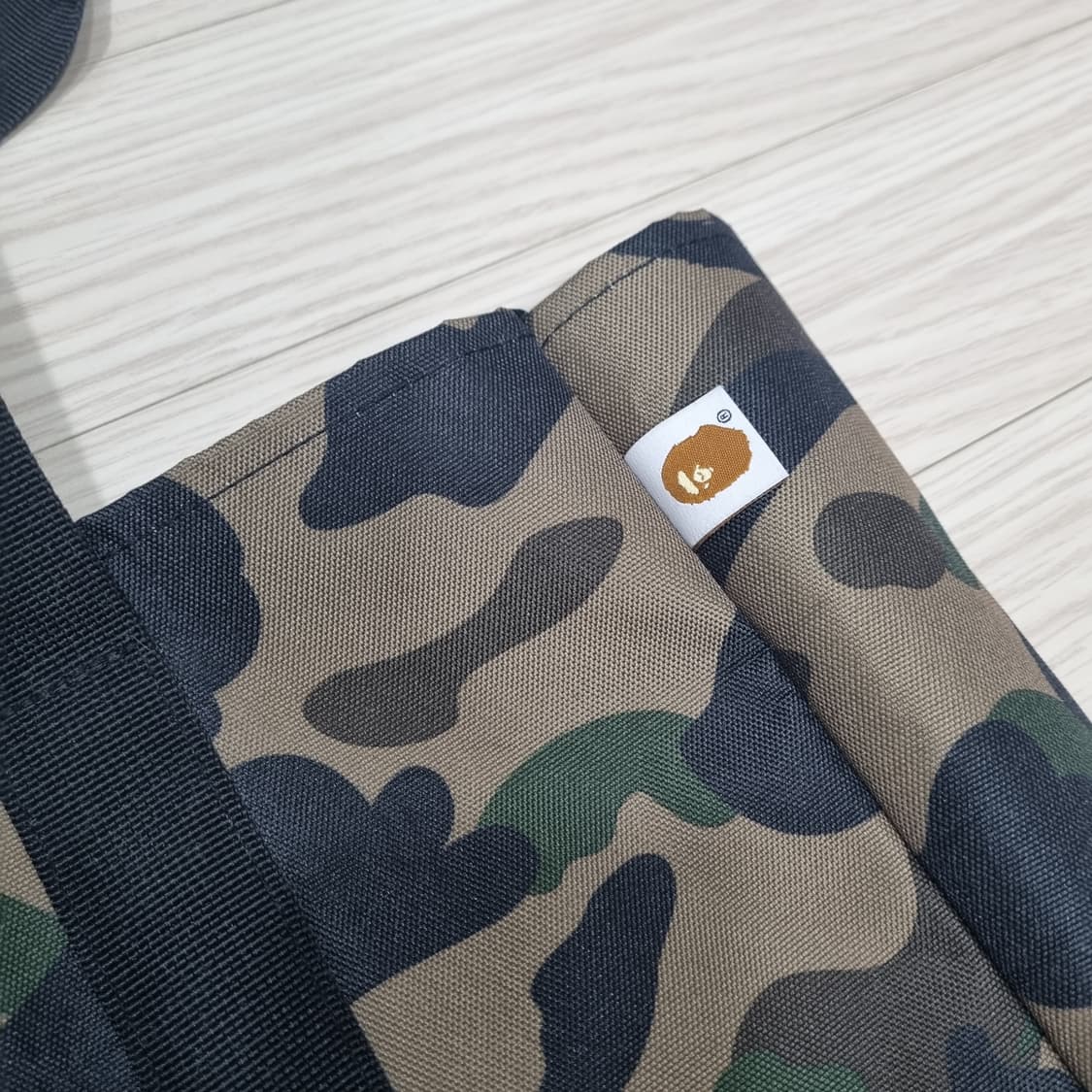 베이프 카모 토트백 상품이미지3