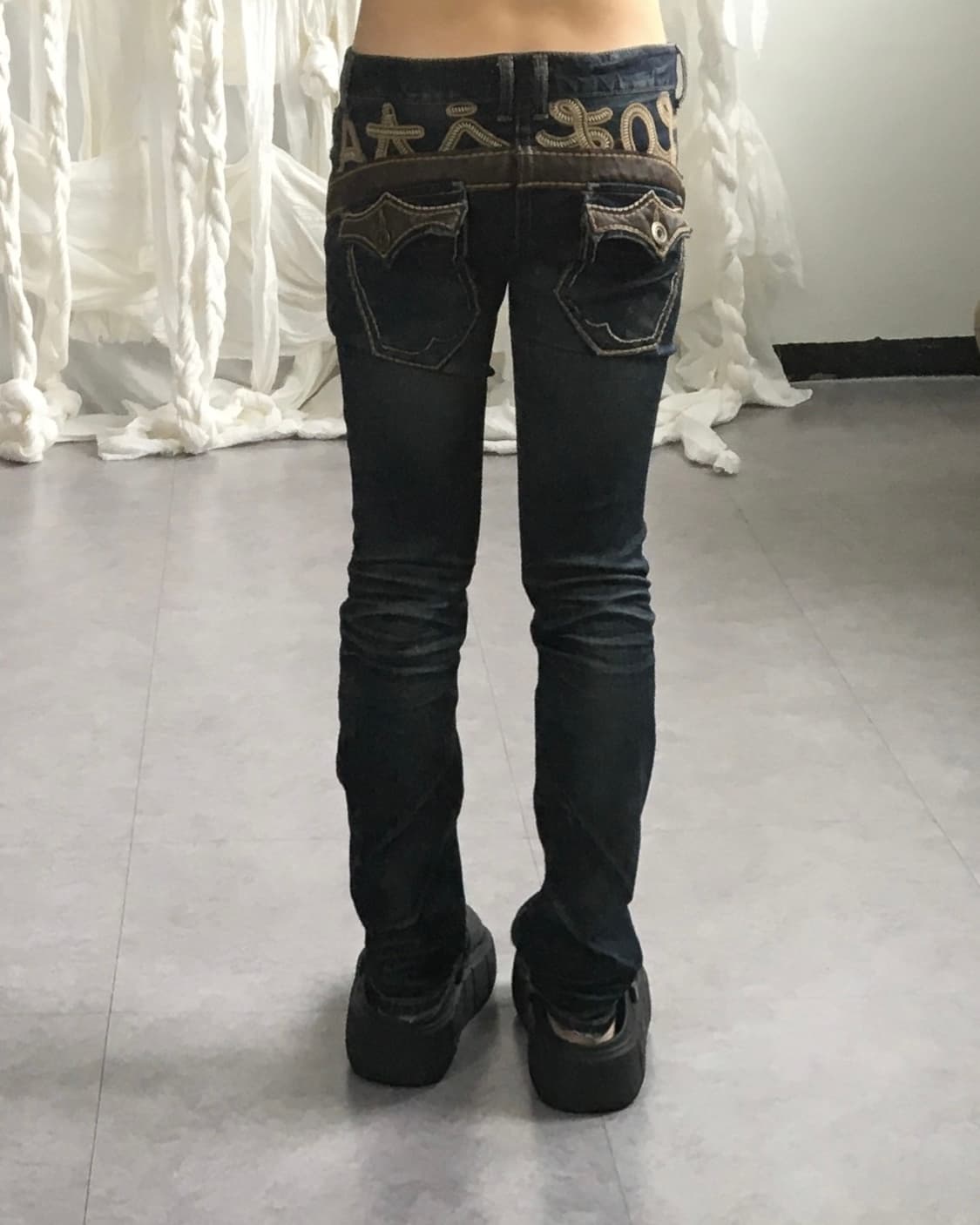 back patch point washing denim pants 상품이미지1