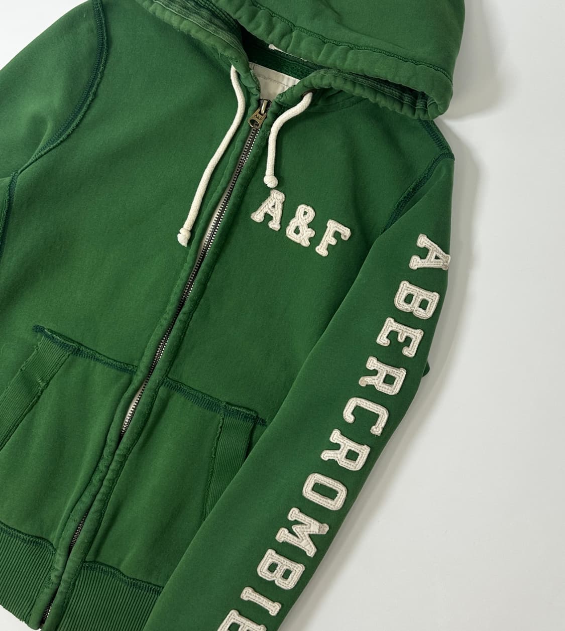 아베크롬비 데미지 말차컬러 스펠로고 후드집업 상품이미지1