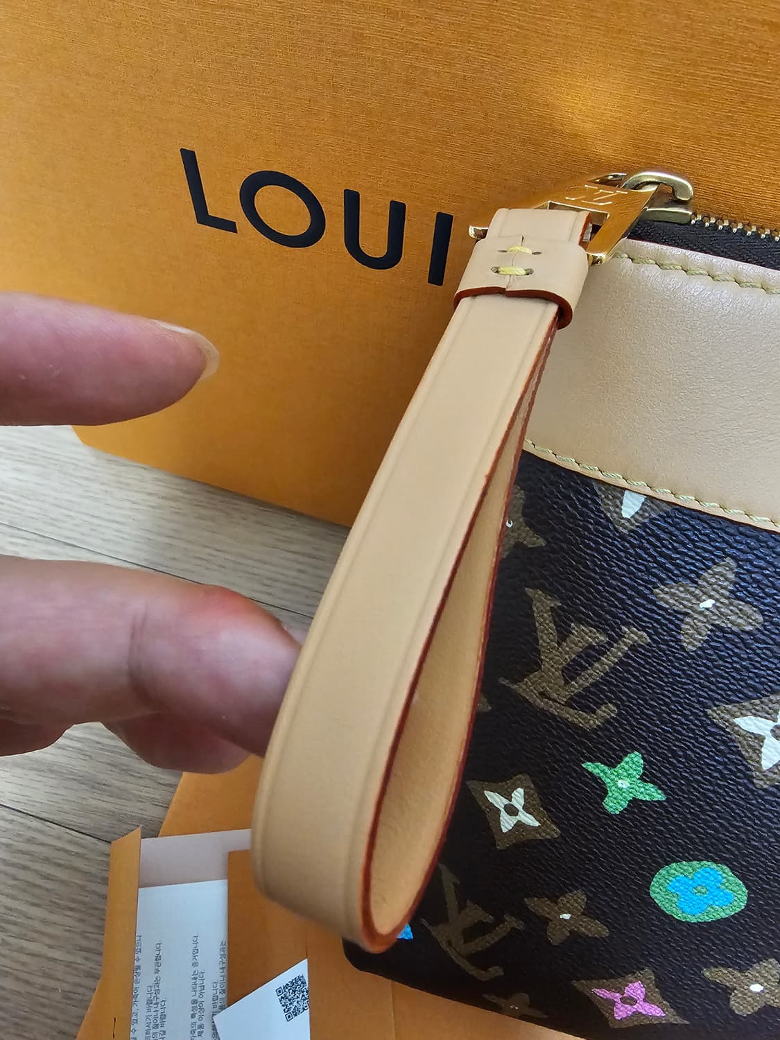 루이비통 타일러x퍼렐 강아지 초콜렛 포쉐트 클러치백 상품이미지7