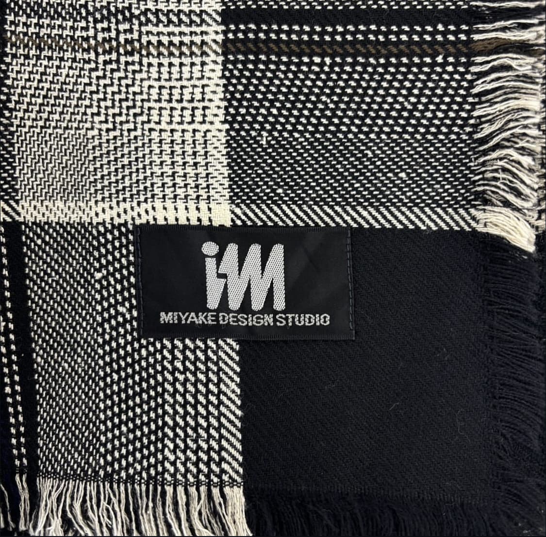 Im Miyake Design Studio 이세이미야케 체크 머플러 상품이미지5