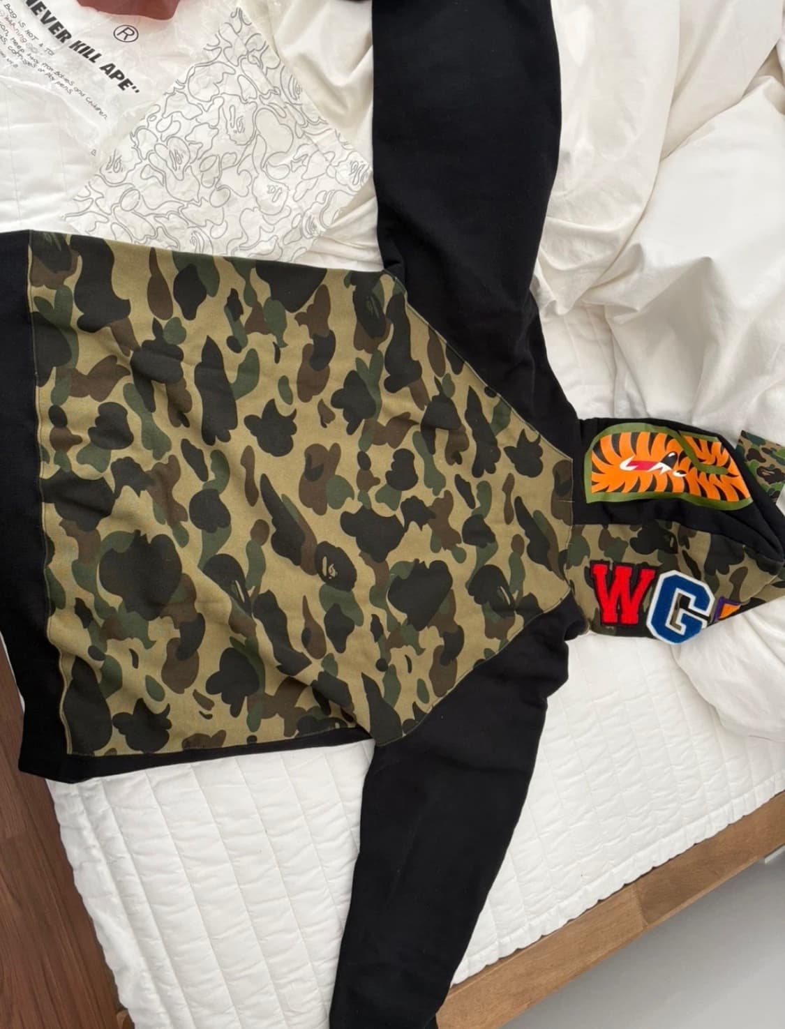 베이프 샤크 반카모 녹계 반후드집업 상품이미지6