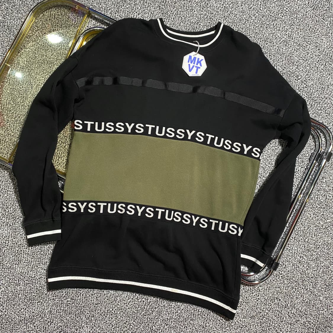스투시 스트라이프 로고 배색 맨투맨 상품이미지1