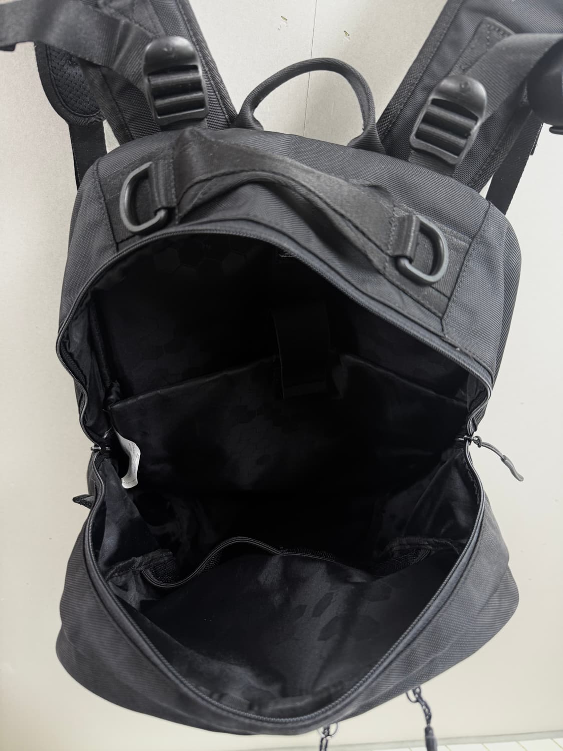 데상트 아우디 스키팀 백팩 블랙 상품이미지9