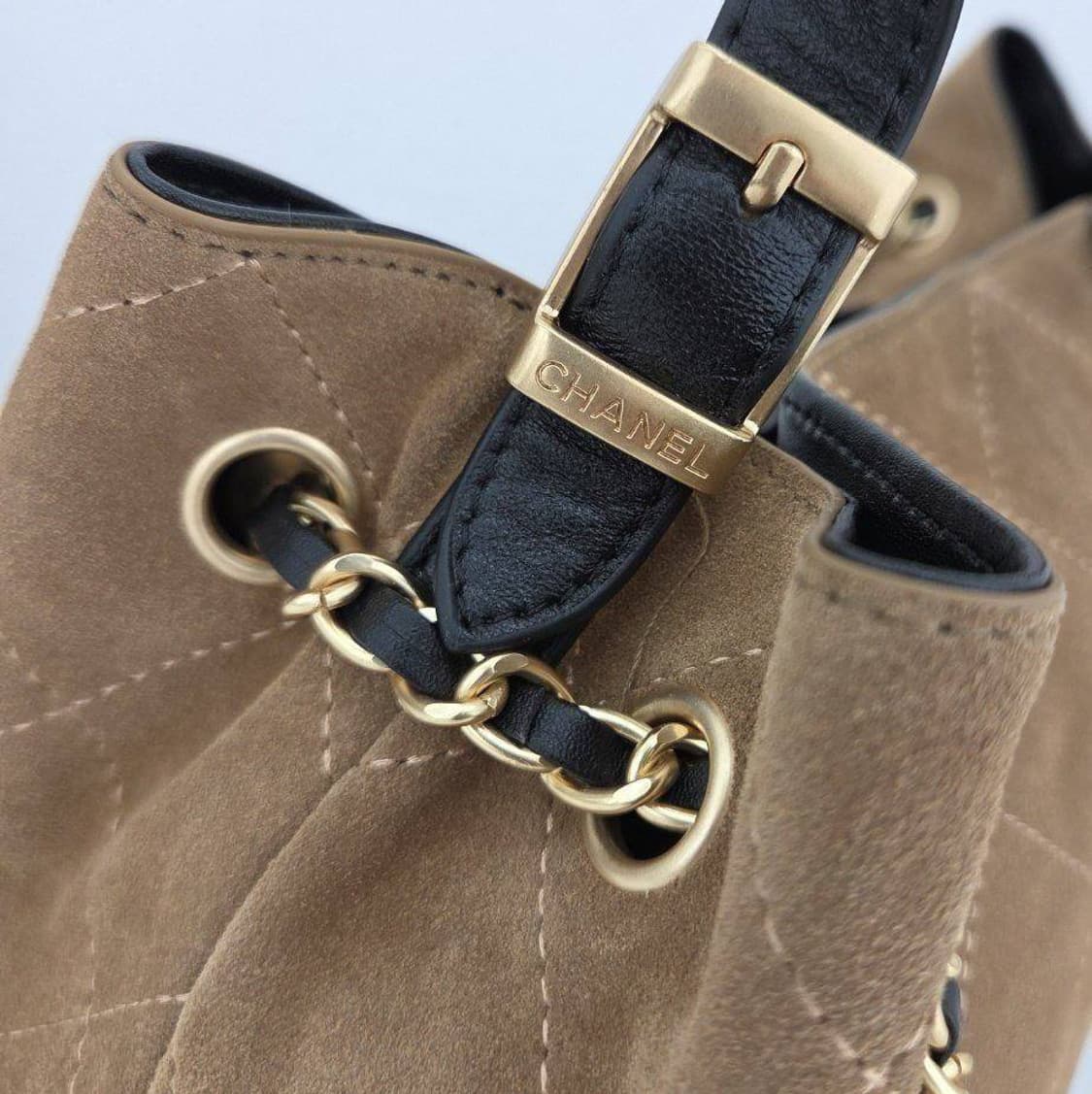 샤넬(Chanel) 25A 스웨이드 쇼퍼백 상품이미지8